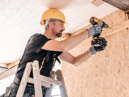 Aufbau und Montage von Holzkonstruktionen