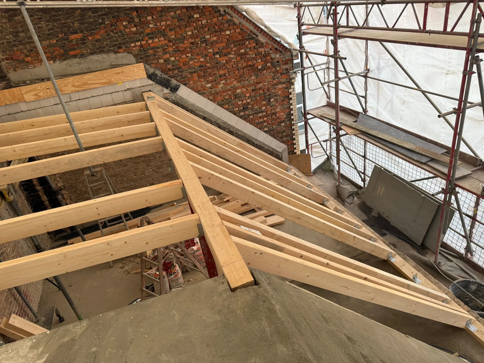 Dachsanierung Berlin – Prüfung und Instandsetzung der Sparrenkonstruktion