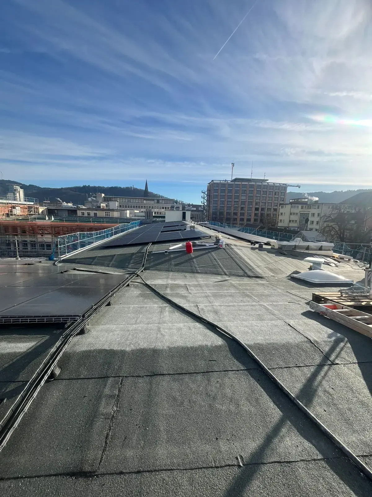 Dachinspektion – Kontrolle der Dachfläche auf Defekte