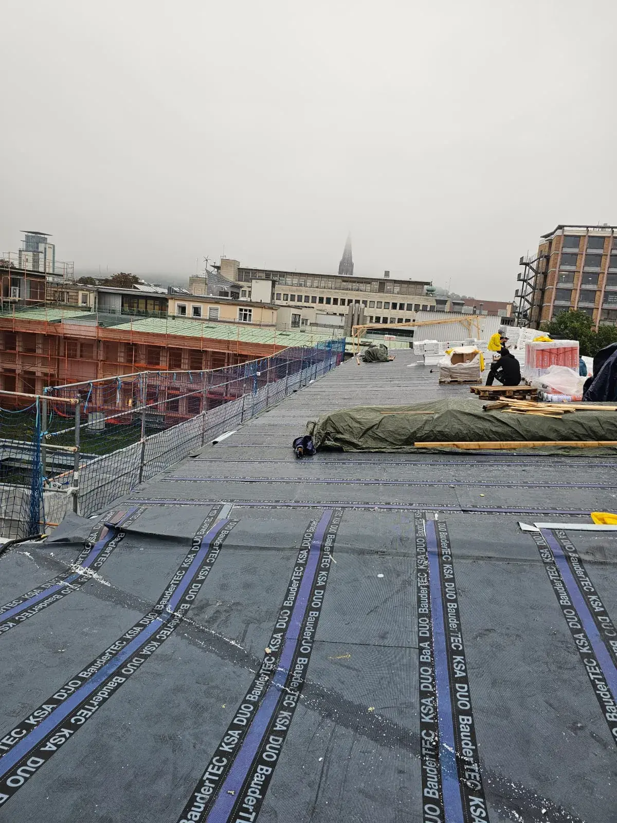 Dachwartung – Anschlussbereich einer Lichtkuppel