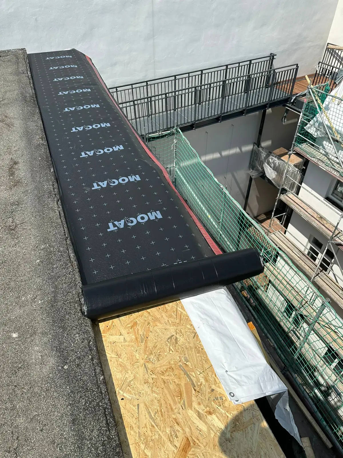 Klempnerarbeiten – Dachrand mit Blechabdeckung