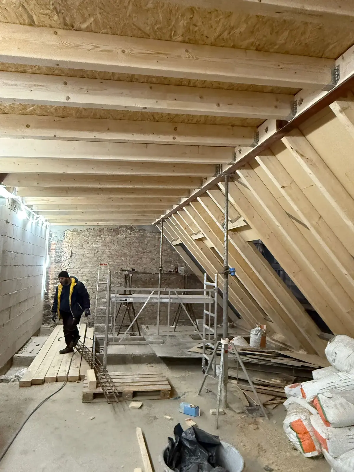 Zimmererarbeiten – Sparren- und Balkenlage im Dachbereich